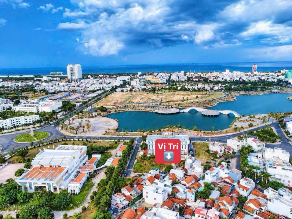 Đất đấu giá view ngay hồ điều hoà trung tâm thành phố Tuy Hoà Phú Yên đường ô tô chỉ 2,8 tỷ/lô - Ảnh 1