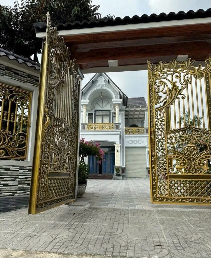 Bán nhà lầu 400m² Phú Mỹ, giảm xuống 11 tỷ - Ảnh 1