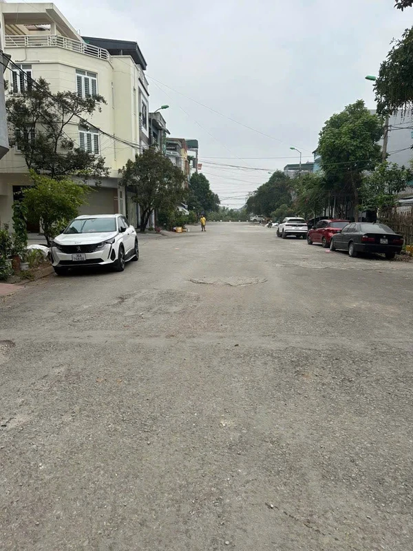 Bán đất mặt tiền 146 Nam Ngạn, 68m², Quận 1