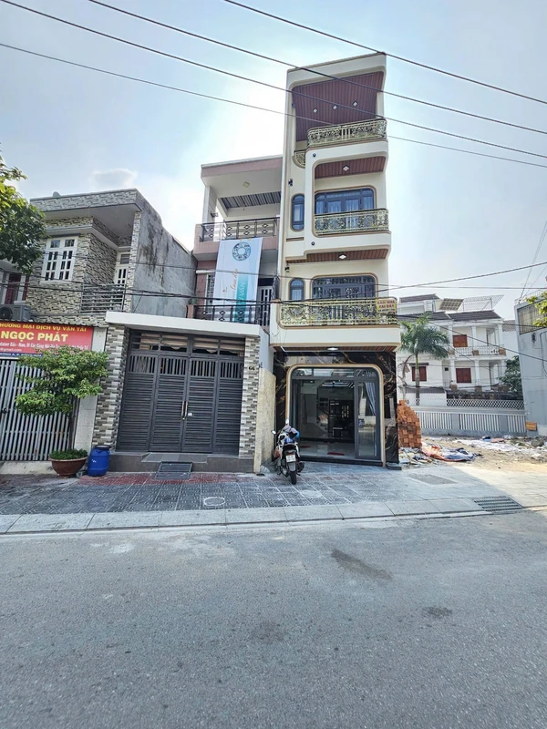 Bán nhà mới hoàn công 76,5m2, 4PN mặt tiền Nguyễn Hữu Cảnh Dĩ An 8.9 tỷ