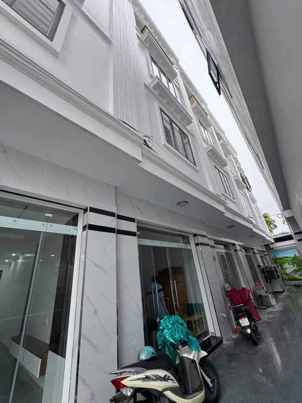 Bán nhà mới 45m2 4 tầng 3.7 tỷ gần Ngô Gia Tự