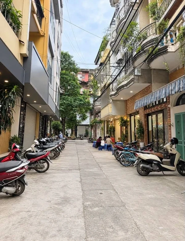 Bán nhà phố 40m2 mặt tiền Nguyễn Văn Lộc, Hà Nội 14 tỷ