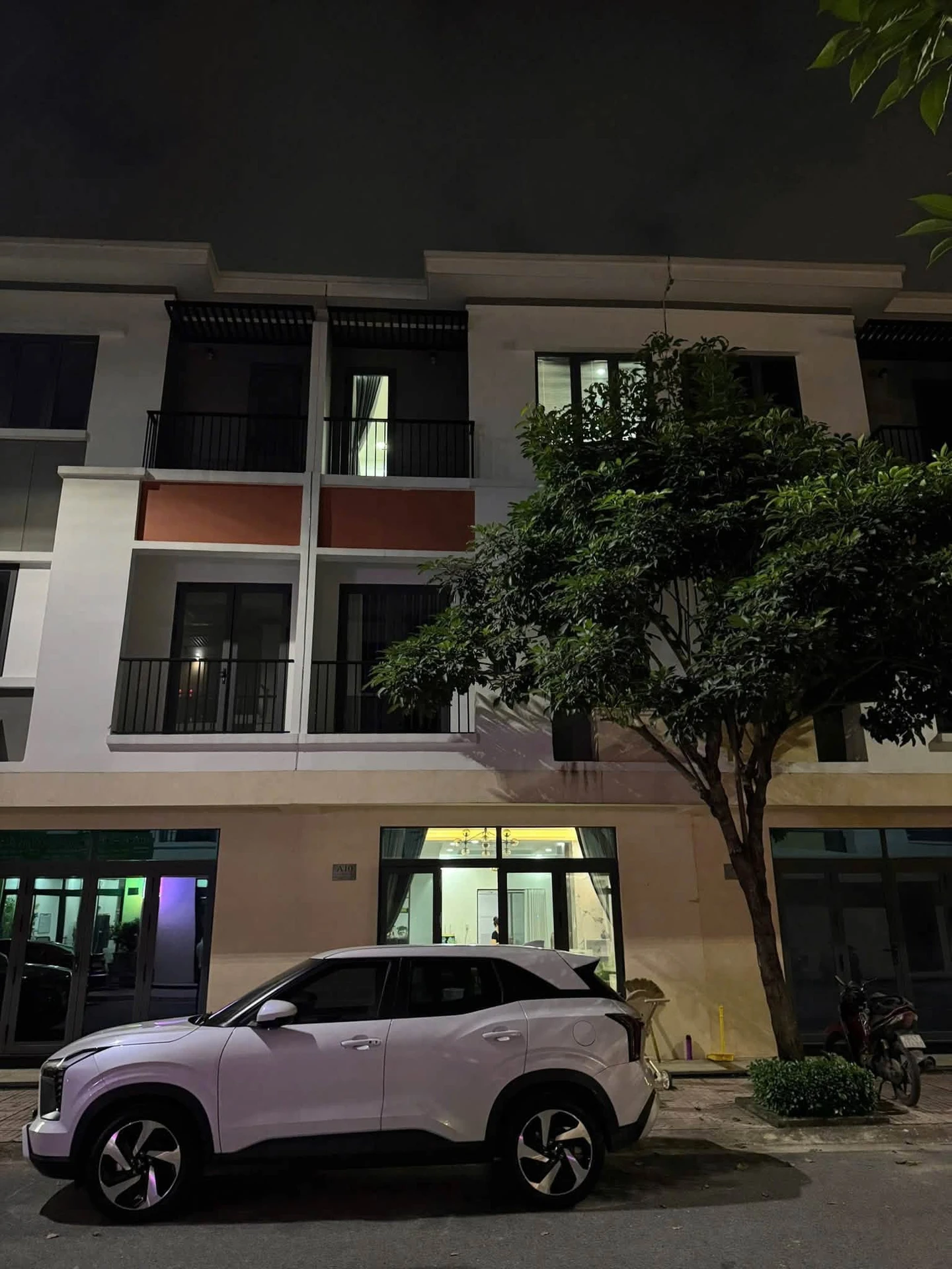 Bán nhà 3 tầng 4PN 160m2 gần THCS Bình Chuẩn, An Phú, giá 3,46 tỷ - Ảnh 1
