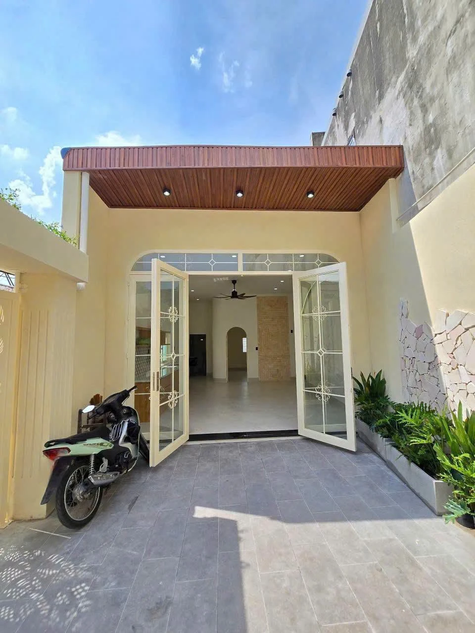 Bán nhà cấp 4 góc 2 mặt tiền 89m² Tân Hoà 2 tỷ 550 triệu - Ảnh 1
