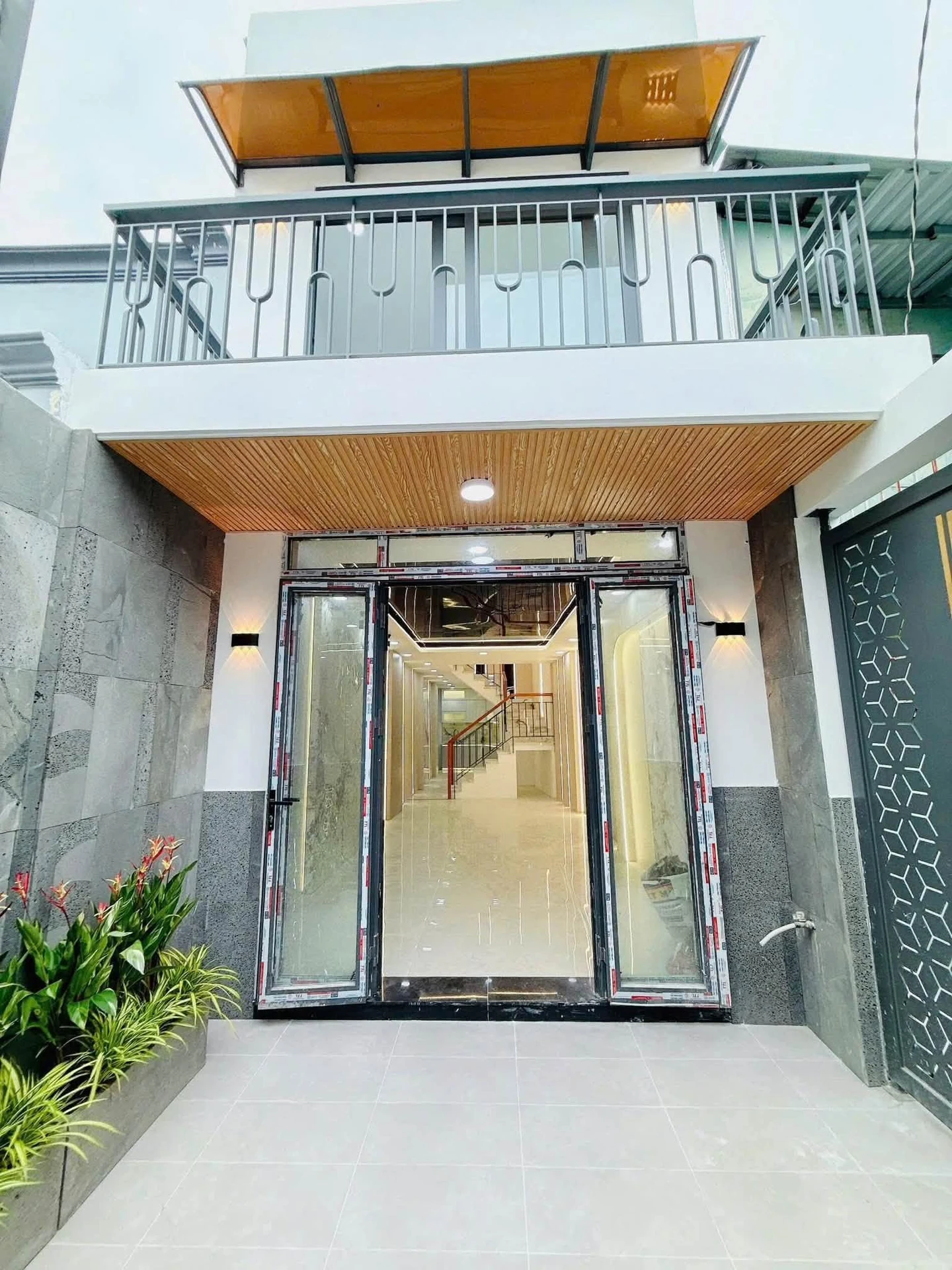 Bán nhà mới 2 tầng Nguyễn Duy, Phường 2, Quận 8, 67.9m², 3PN, giá 5.35 tỷ - Ảnh 1