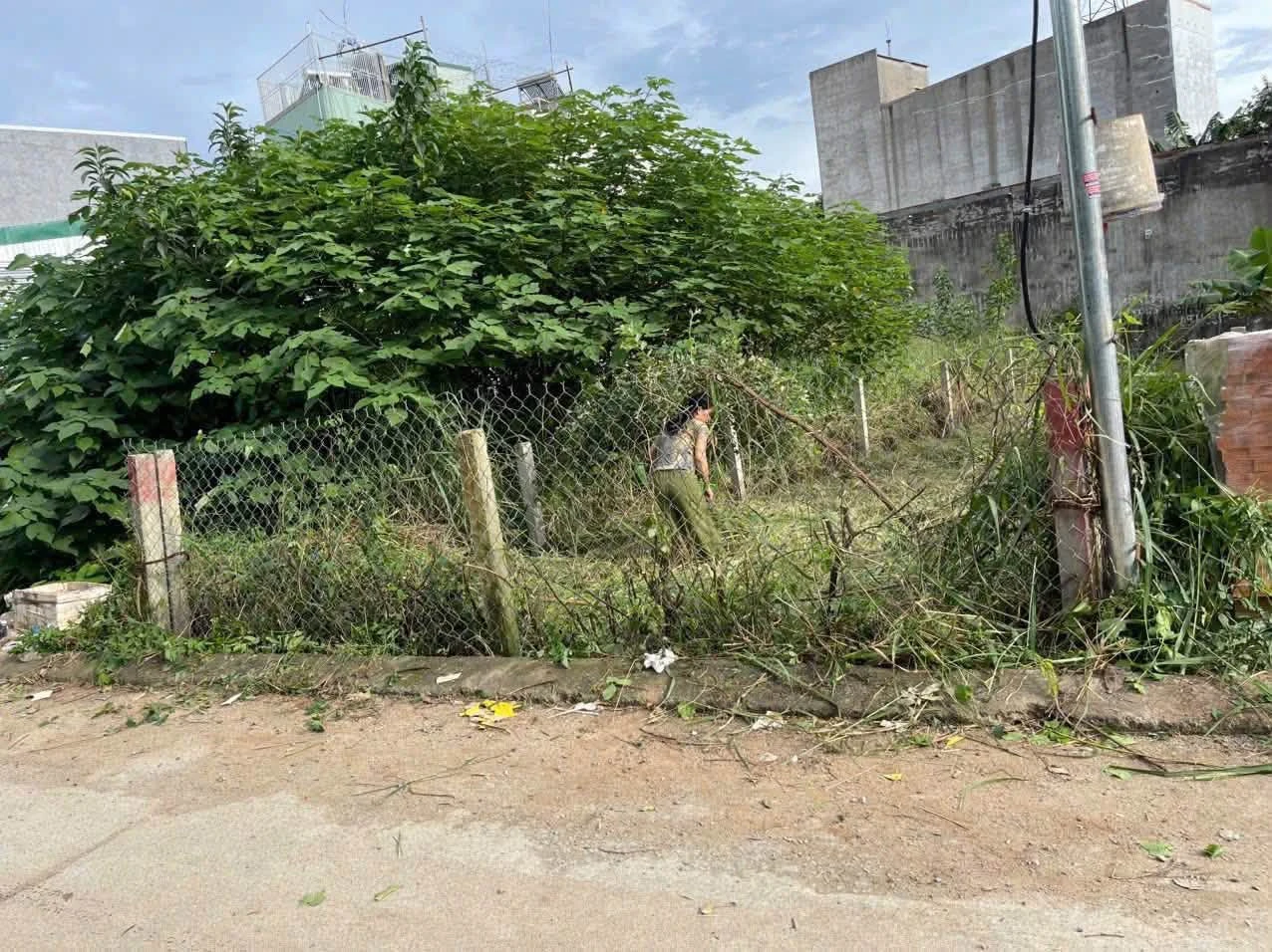 Bán đất mặt tiền Lê Minh Xuân 111,55m² giá 3,6 tỷ - Ảnh 1