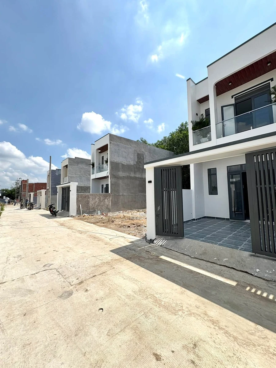 Nhà lầu 3PN 72m² Hương Lộ 15, sổ riêng, có sân ô tô - Ảnh thu nhỏ 3
