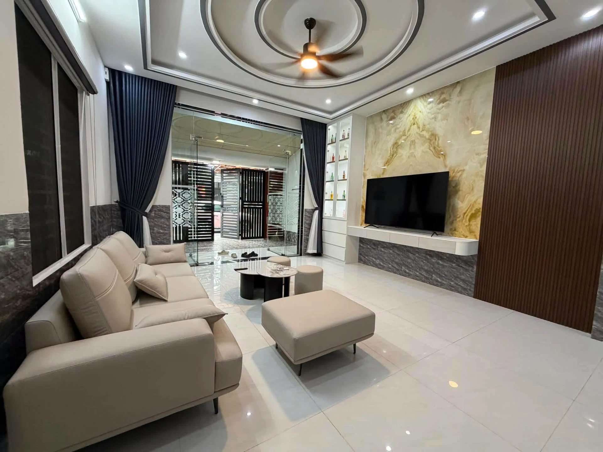 Bán nhà 2 tầng, 2 mặt tiền 95 m², Đà Nẵng - Ảnh 1