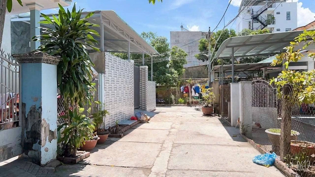 Bán nhà cấp 4 lô góc 84m2, 2PN, hẻm Huỳnh Tấn Phát, P. Phước Nguyên, Bà Rịa - 1,8 tỷ - Ảnh 1