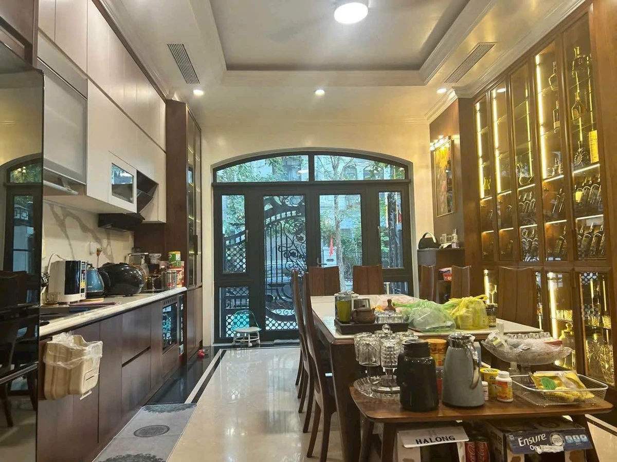 Bán biệt thự 300m2 Vinhomes Thượng Lý Hải Phòn, 50 tỷ - Ảnh thu nhỏ 2