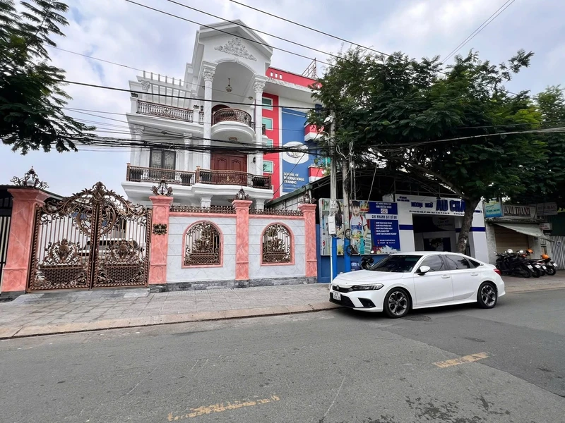 Bán nhà 4 tầng 404m² Dĩ An Bình Dương 23 tỷ