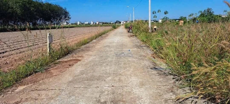 Bán đất 200m2 thổ cư đường số 13 Becamex hơn 300 triệu