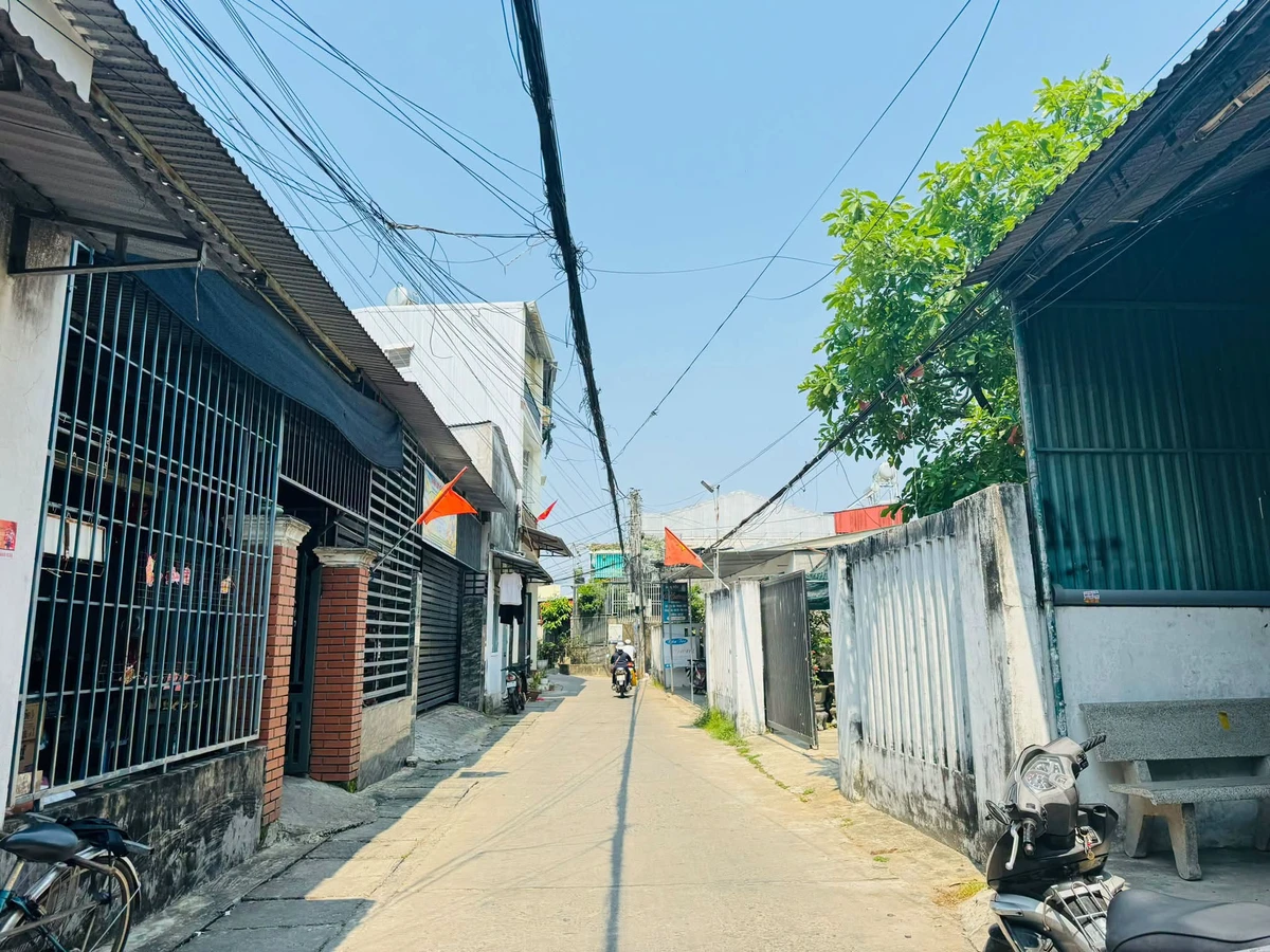 Bán đất mặt tiền Quang Trung 95m2, hướng Nam, Quảng Ngãi - Ảnh 1