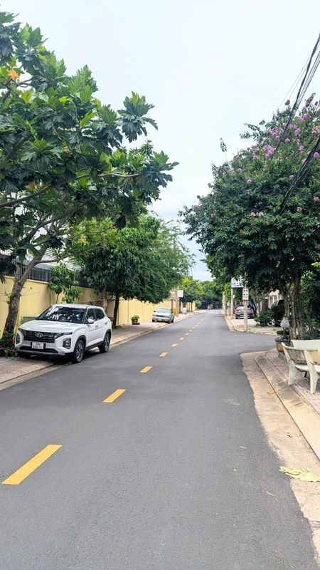 Bán nhà 3 tầng 75m2, 4 phòng ngủ, đường nội bộ Nguyễn Hữu Cảnh, Rạch Dừa, Vũng Tàu