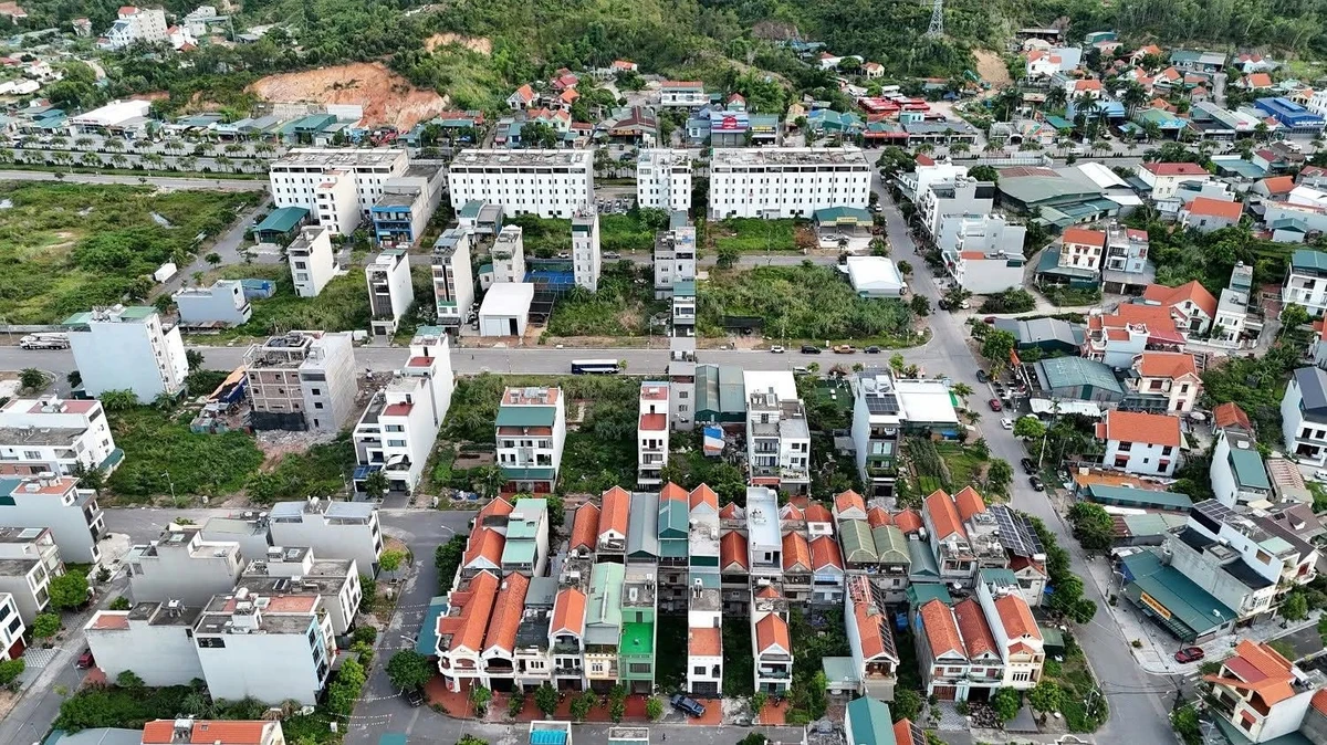 Bán nhà 3PN 220m² khu đô thị Nam Ga Hạ Long - Ảnh 1