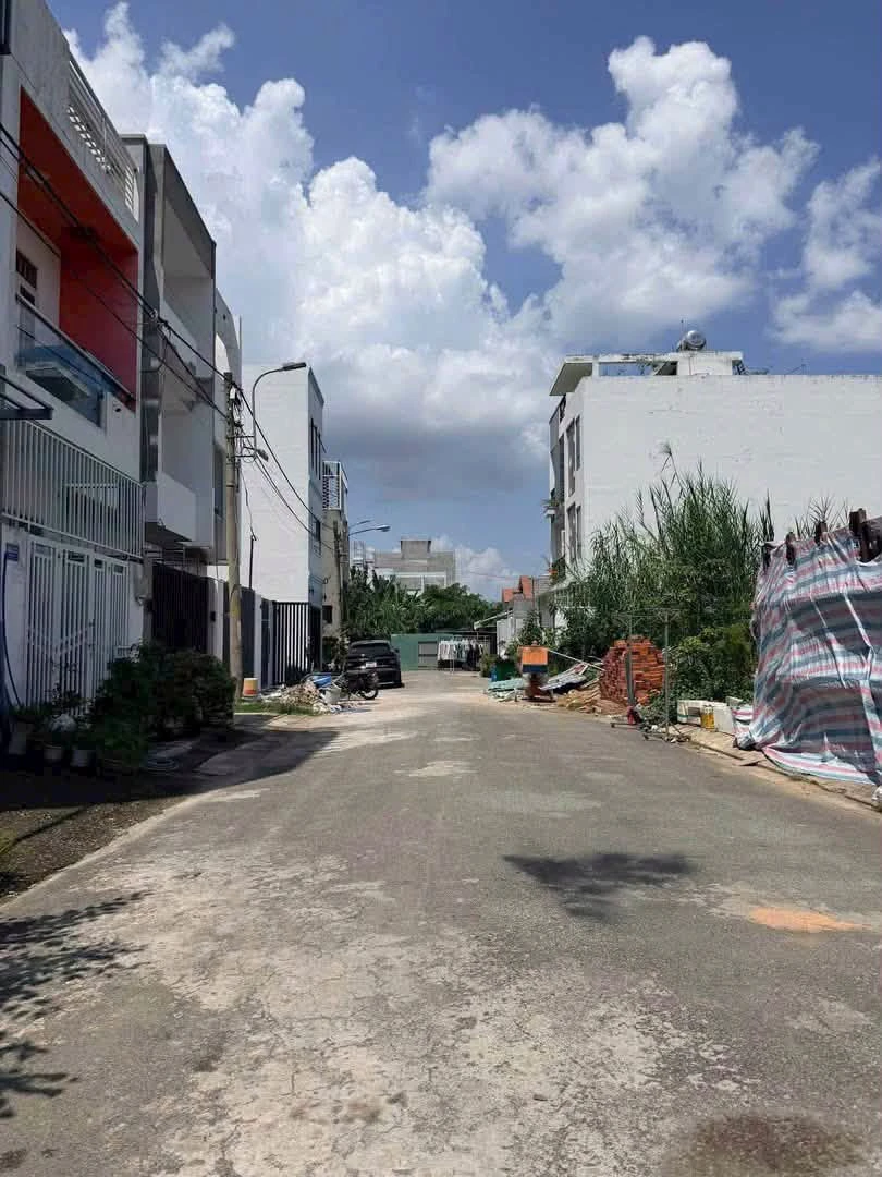 Bán nhà 3 tầng 52m2 gần Vinhomes Grand Park, Quận 9 giá 3.98 tỷ - Ảnh thu nhỏ 2