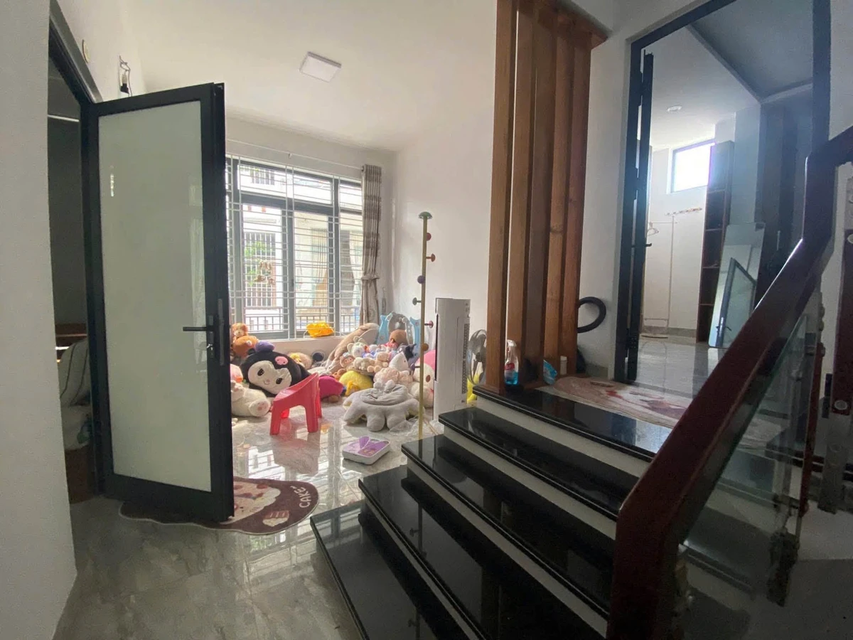 Bán nhà kinh doanh 3 tầng 141m2 Lê Quý Đôn Huế, 7,5 tỷ - Ảnh thu nhỏ 2