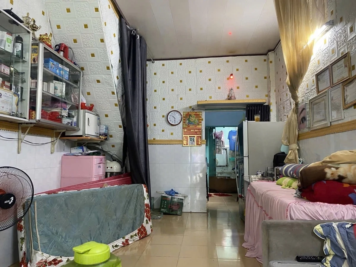 Bán nhà hẻm ô tô 6m sát mặt tiền Lạc Long Quân, Quận 11, 33,5m2, giá 6,9 tỷ - Ảnh thu nhỏ 2