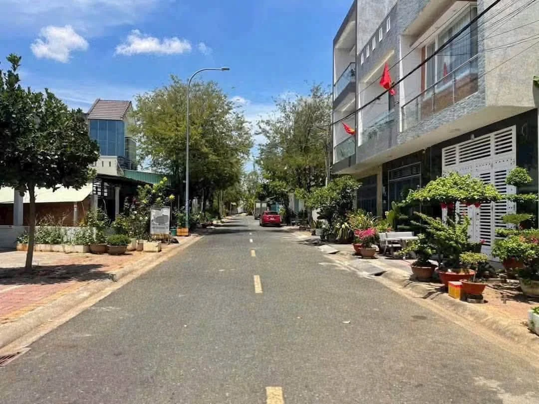 Bán lô đất mặt tiền Nguyễn Siêu Bà Rịa 95m2, giá 2 tỷ 890 - Ảnh thu nhỏ 3