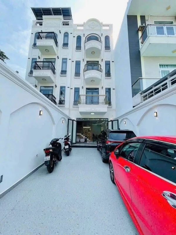 Bán nhà 5PN mặt tiền dự kiến Đoàn Văn Bơ 100m² Vũng Tàu