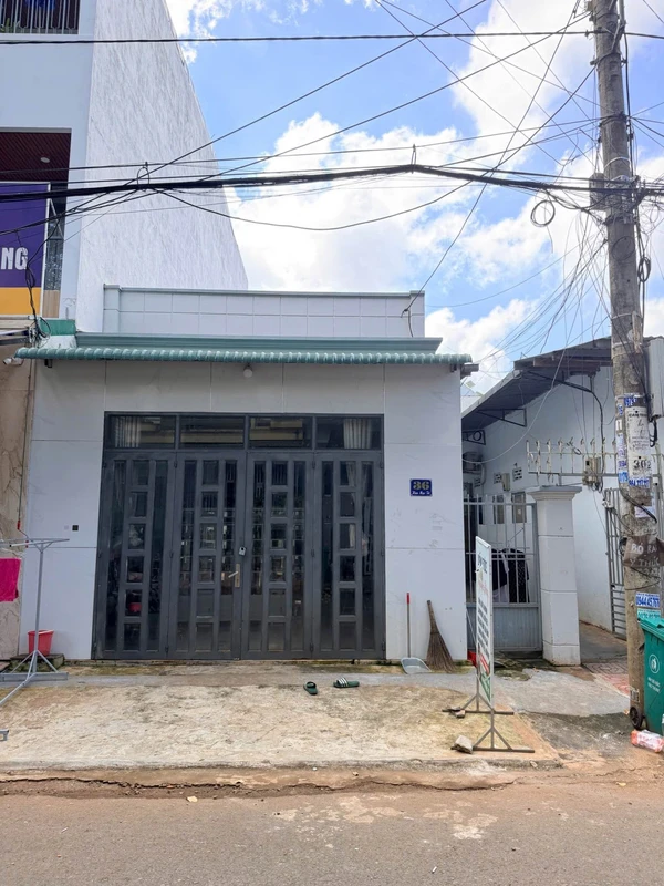 Bán nhà mặt tiền 36 Hàn Mặc Tử, Buôn Ma Thuột, 6x18,3m, có 5 phòng trọ cho thuê