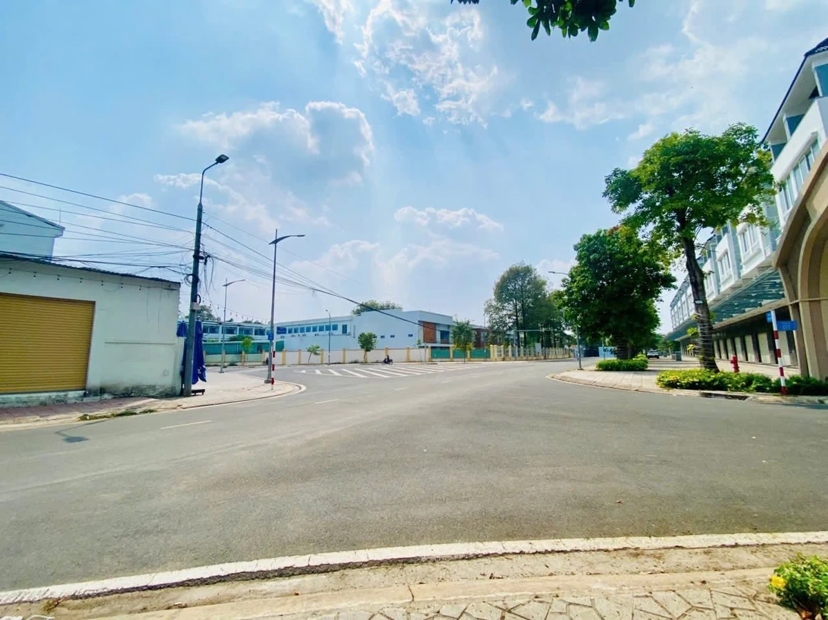 Bán nhà 3 phòng ngủ 141m2 Phường Thống Nhất, Bình Tân - Ảnh 1