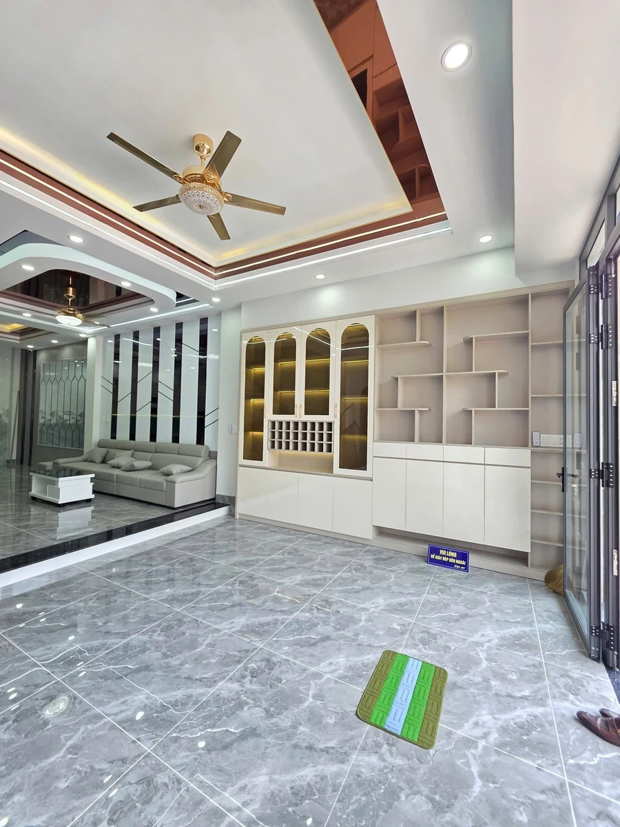 Bán nhà 4 tấm mặt tiền công viên Dĩ An, 66.2m2, 5PN 5WC - Ảnh thu nhỏ 3