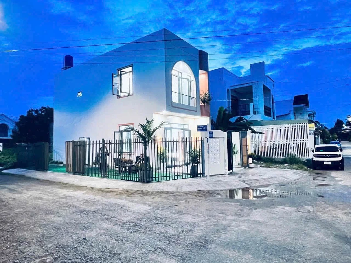 Nhà mặt tiền góc 2 phòng ngủ 85m² Rạch Giá 3.18 tỷ - Ảnh 1