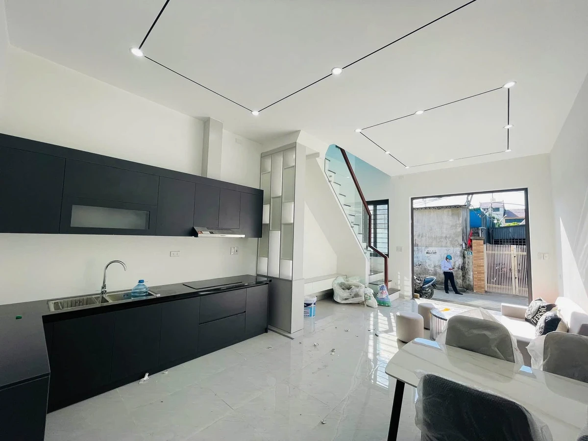 Bán nhà 2 tầng 72.6m2, 3PN/2WC, 3 tỷ 2 Đào Tấn - Ảnh thu nhỏ 3