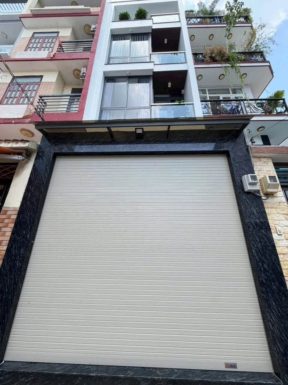 Bán nhà hẻm xe hơi Lạc Long Quân Quận 11, 56m2, 5 tầng, 6PN, 9,8 tỷ - Ảnh 1