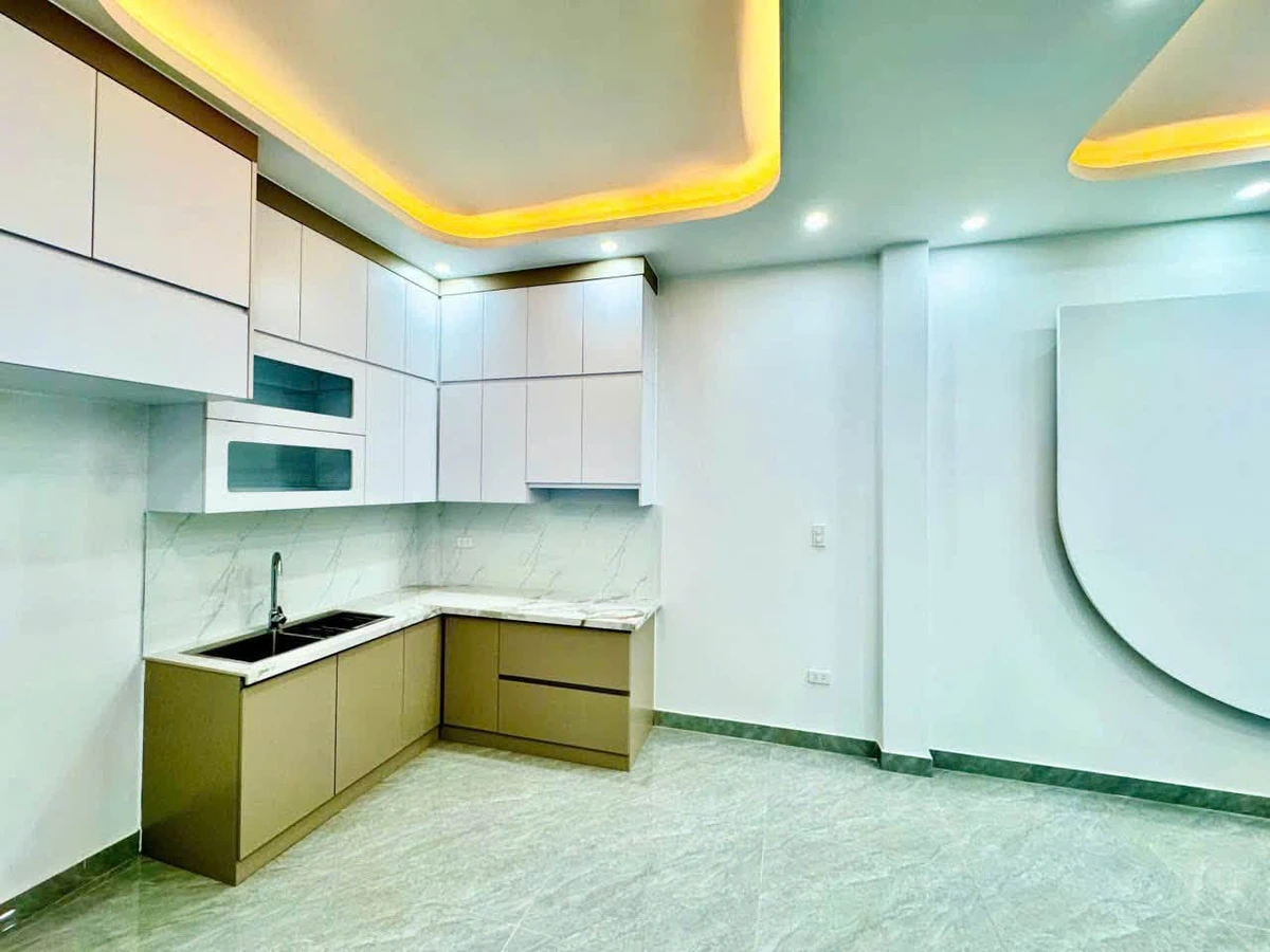 Bán nhà 3 tầng độc lập 40m² đường Phạm Hữu Điều, Quận 1 - Ảnh thu nhỏ 4
