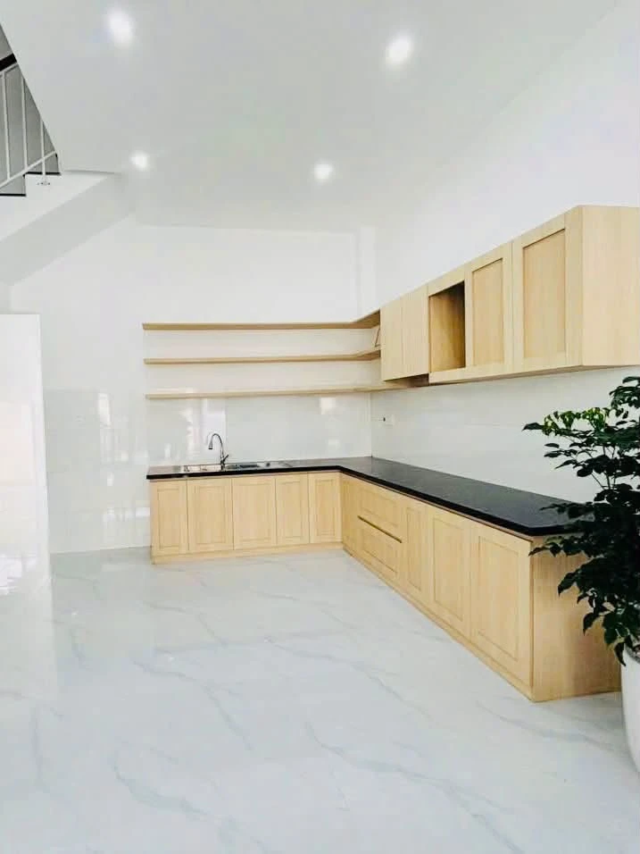 Bán nhà 2 tầng hẻm 331 Nguyễn Công Phương, Quảng Ngãi, 5x21m, 3 phòng ngủ - Ảnh thu nhỏ 3