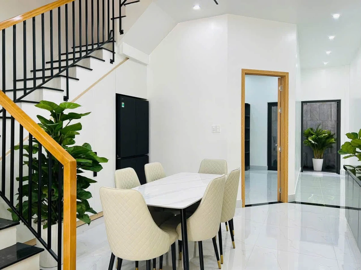 Bán nhà 3 tầng 105m2 Phú Mỹ Thượng Huế 3.9 tỷ - Ảnh 1