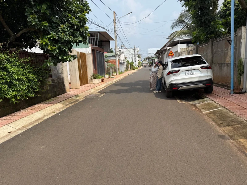 Bán lô đất 4,5x20m hẻm 25 Mai Thị Lựu, Ea Kao, Buôn Ma Thuột giá 2,5 tỷ