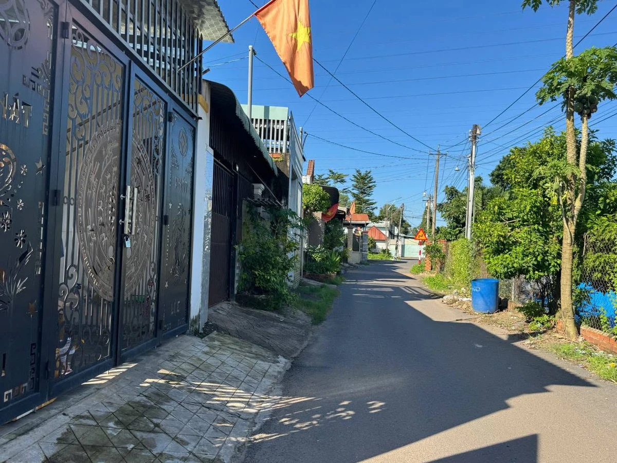 Bán nhà sổ chung mặt tiền Sông Trầu, 100m², 2 phòng, Đồng Nai - Ảnh thu nhỏ 5