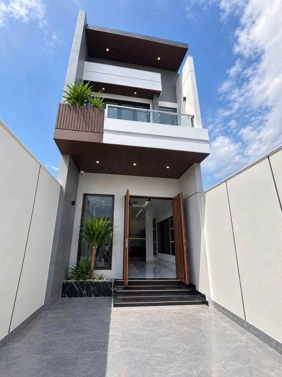 Bán nhà 1 trệt 1 lầu 3 phòng ngủ 120m² Quận 1 - 2 tỷ 590 - Ảnh 1