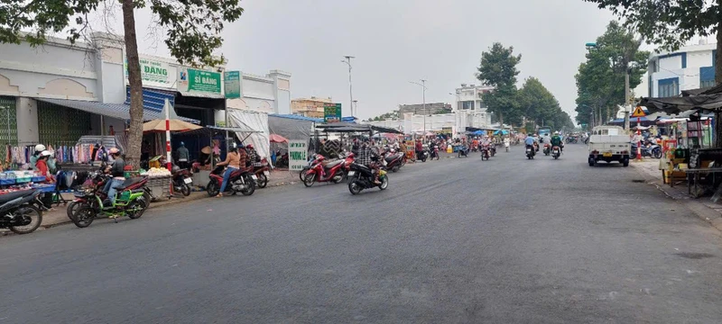Cặp nền 200m2 trục chính đối diện chợ Khu công nghiệp Bình Minh (ngay cầu Cần Thơ) giá 5,2 tỷ