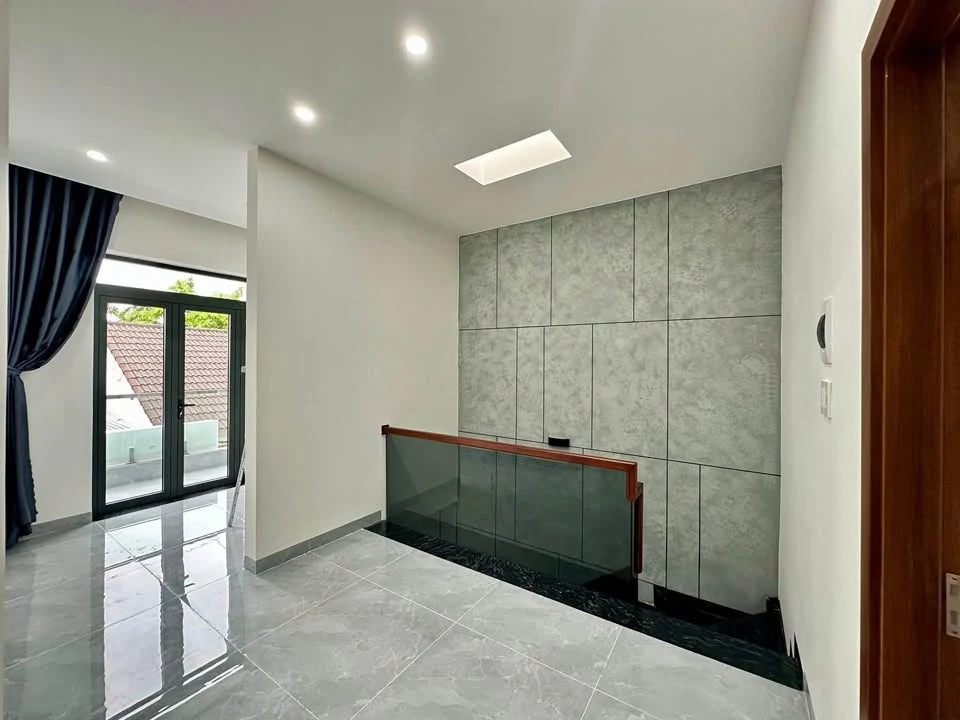 Bán nhà 2 mê 8x14m, 3 phòng ngủ, Quận 5 - Ảnh thu nhỏ 2