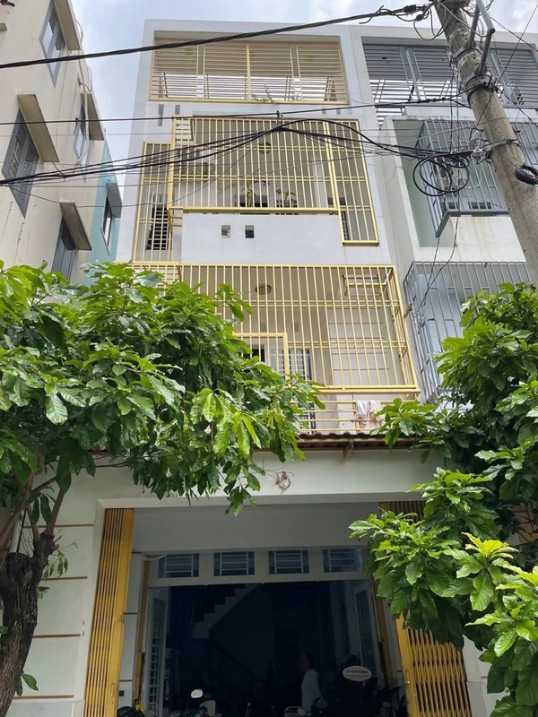 Bán nhà phố 3 tầng 90m2 (5x18) 5PN đường Hoàng Diệu 2, Linh Chiểu, Thủ Đức sroom