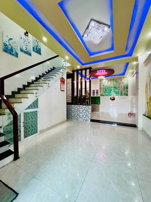 Bán nhà mặt tiền 3 tầng 42,5m² Quy Nhơn giá 3 tỷ