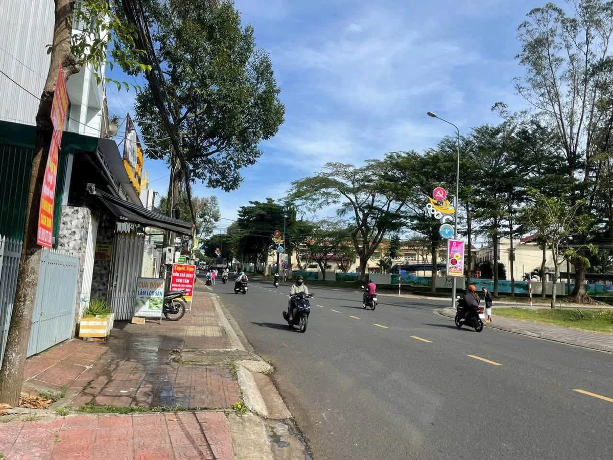 Nhà 2 mặt tiền Nguyễn Công Trứ, Bảo Lộc, 228m², 25 tỷ - Ảnh thu nhỏ 2