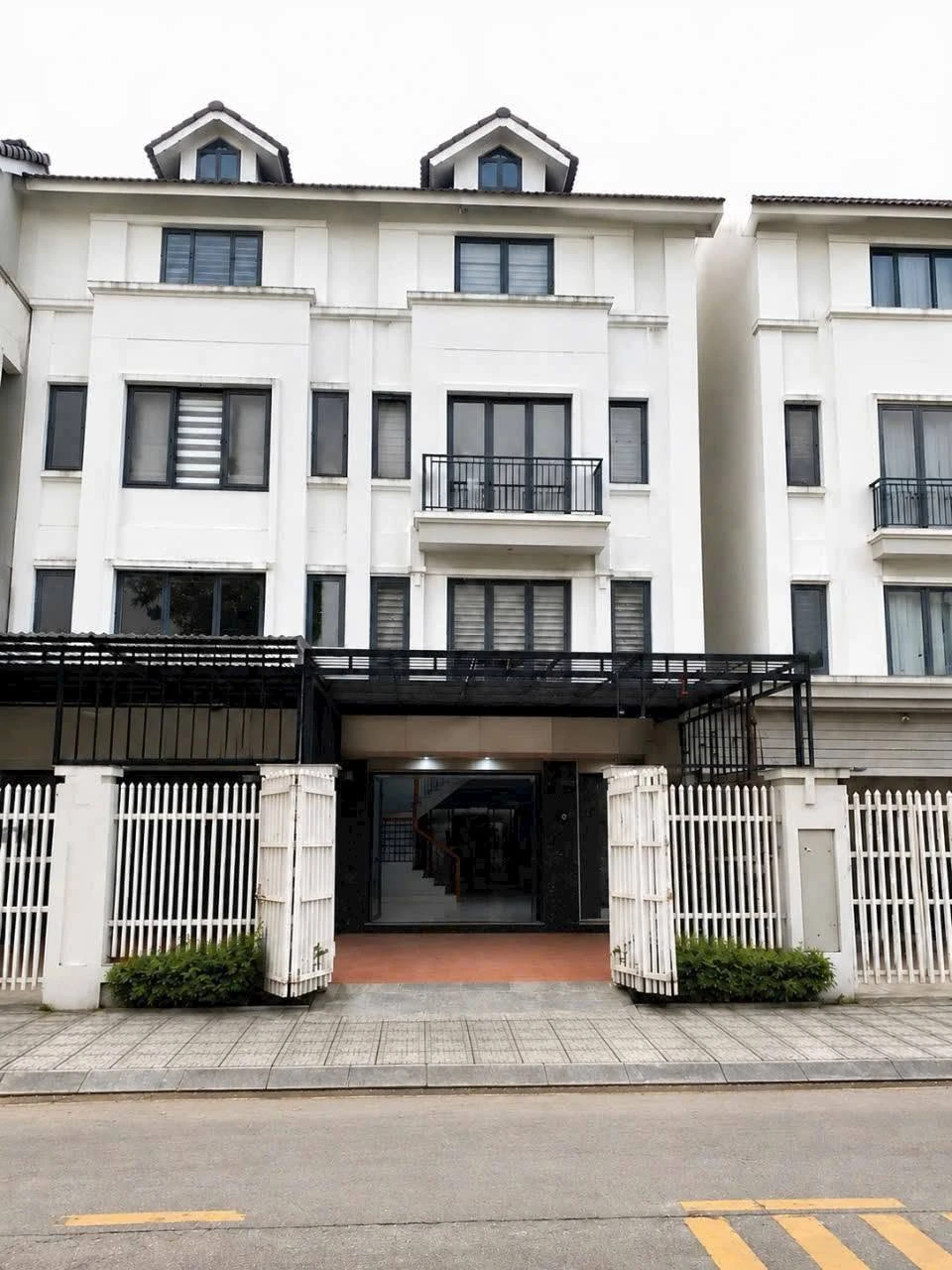 Bán nhà vườn Geleximco Lê Trọng Tấn 144m² 21 tỷ - Ảnh 1