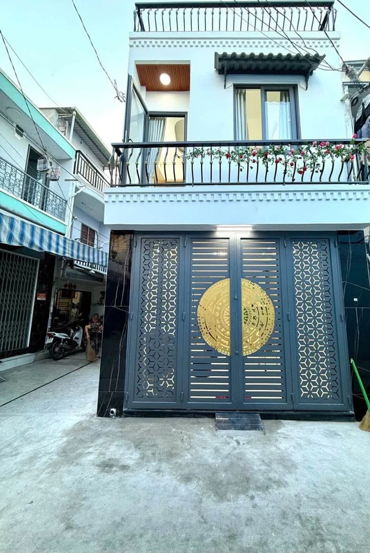 Cho thuê nhà 153m² 2 phòng ngủ Bà Huyện Thanh Quan, Quận 1 833d