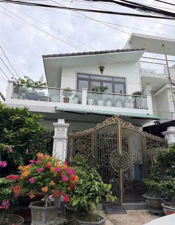 Bán nhà góc 2 mặt tiền đường Đỗ Hành, 124m2, 3PN, giá 8,2 tỷ, Phú Thủy, Phan Thiết