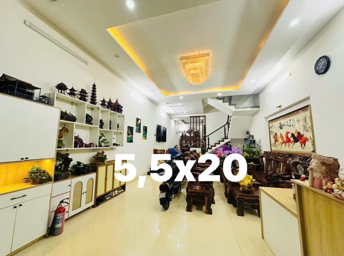 Bán nhà 1 trệt 2 lầu 4 phòng ngủ hẻm 226 Lê Duẩn, Buôn Ma Thuột, 110m2 - Ảnh 1