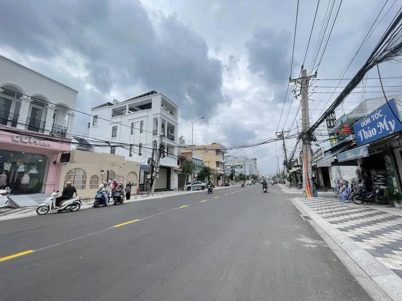 Bán nhà 1 trệt 2 lầu 202m2 Thủ Khoa Huân Phan Thiết