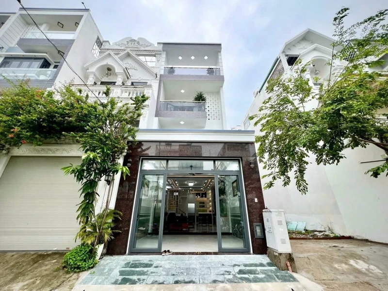Bán nhà 3 tầng 200m2, 4PN, 3WC tại KCN Nam Tân Uyên, Bình Dương 2 tỷ