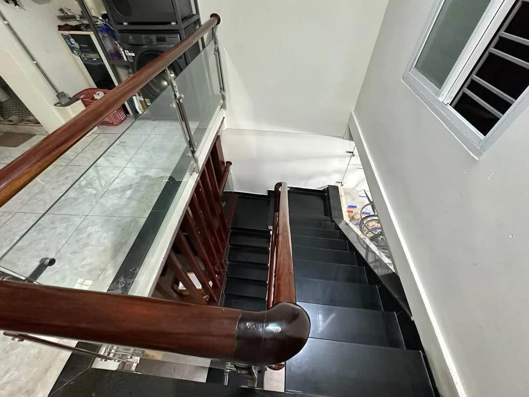 Bán nhà 2 tầng mặt tiền Nguyễn Huệ 49m2 gần biển Quy Nhơn - Ảnh thu nhỏ 2