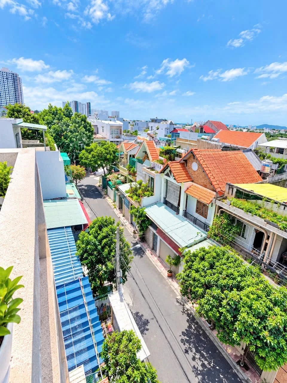Bán nhà 1 trệt 3 lầu 4 phòng ngủ 103m² Nguyễn Hữu Cảnh Q.1 - Ảnh 1