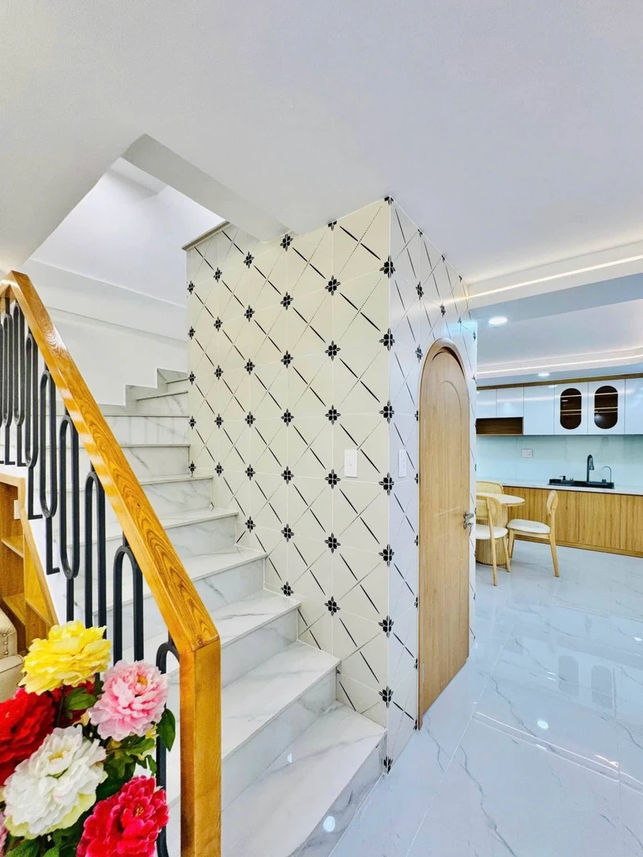 Bán nhà 3 tầng 43m2 gần chợ Bà Chiểu, 6.1 tỷ - Ảnh thu nhỏ 3